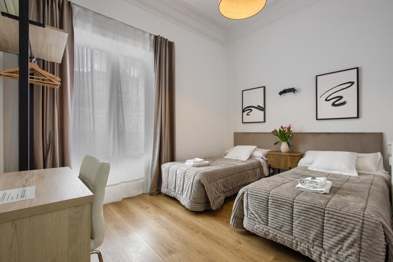 Hostal Besaya Madrid Exterior foto