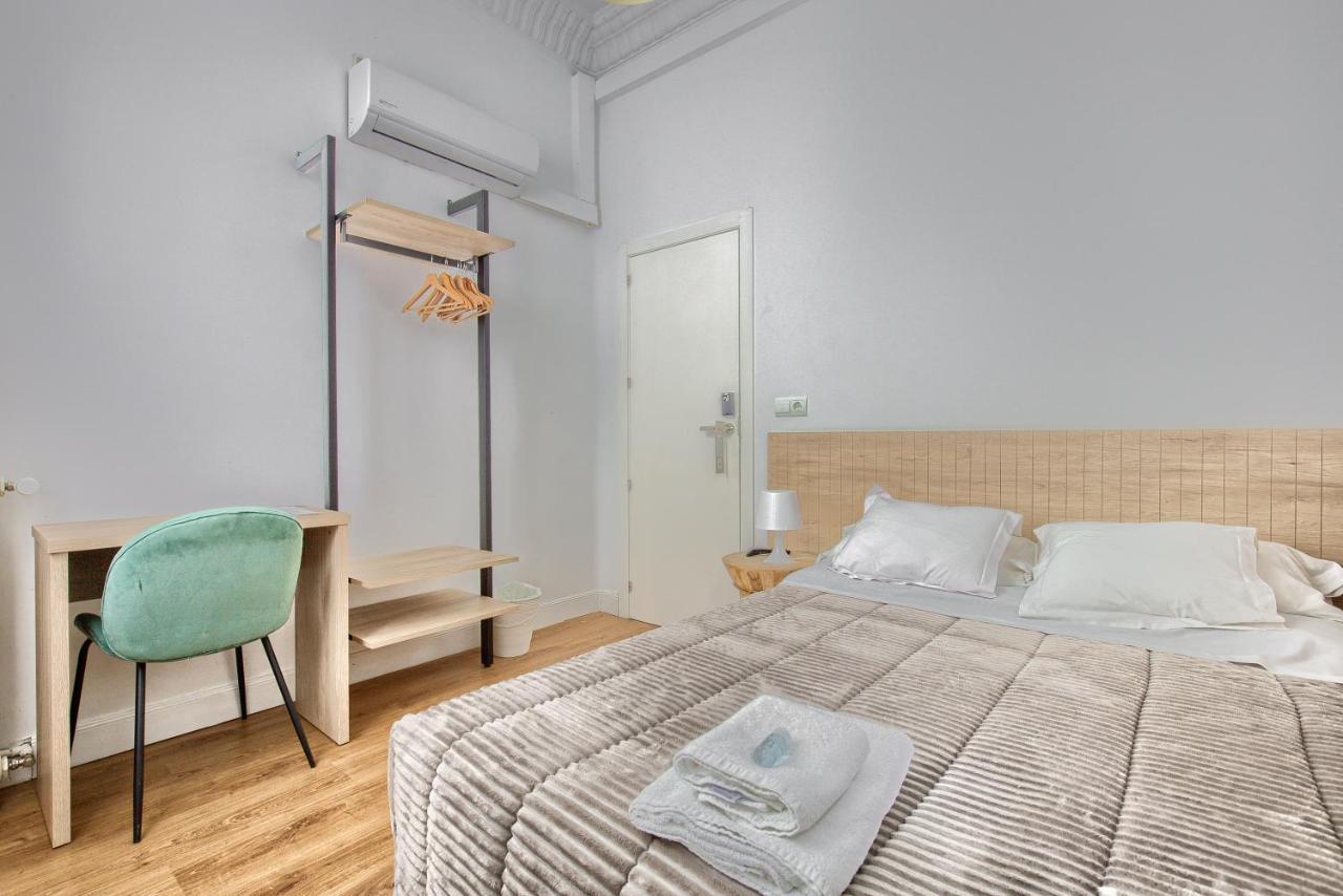 Hostal Besaya Madrid Exterior foto