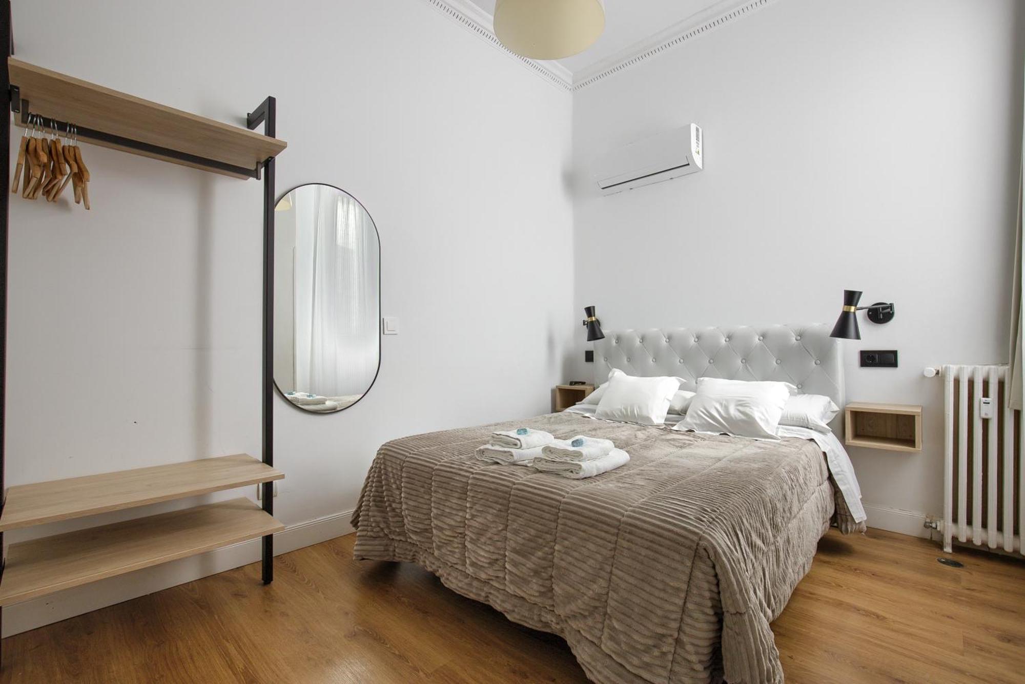Hostal Besaya Madrid Exterior foto