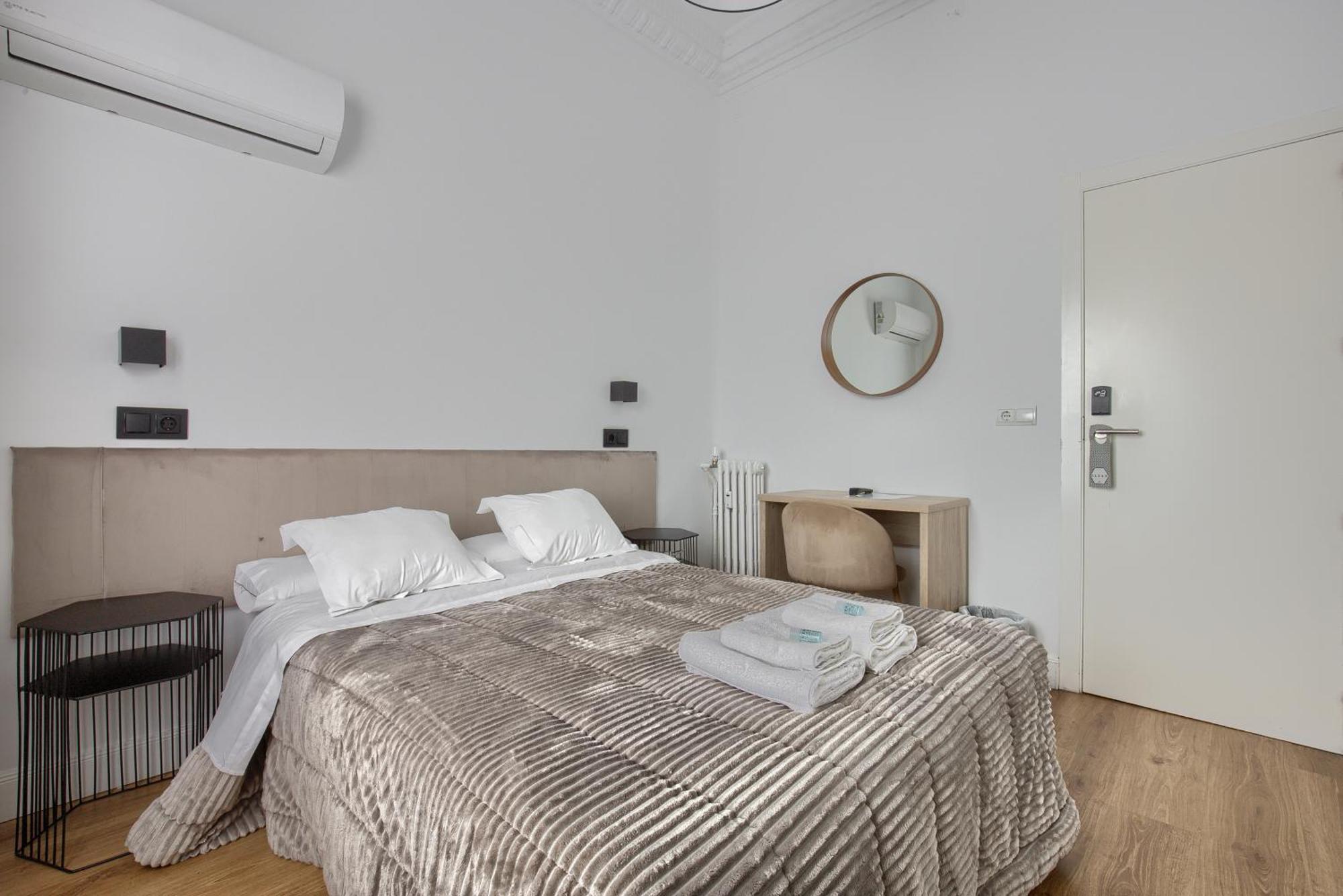 Hostal Besaya Madrid Exterior foto