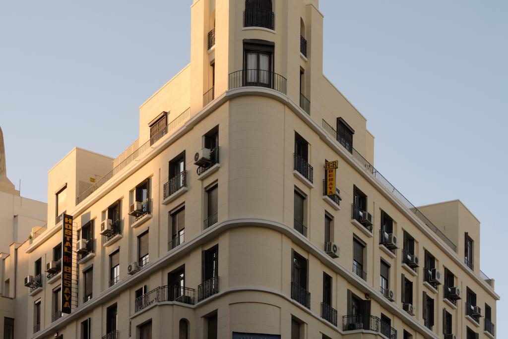 Hostal Besaya Madrid Exterior foto